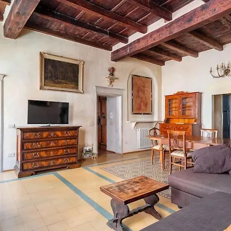 Elegant - Liberty House Apartament